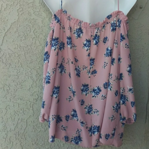 Paper crane cold shoulder flower top - Picture 5 of 7